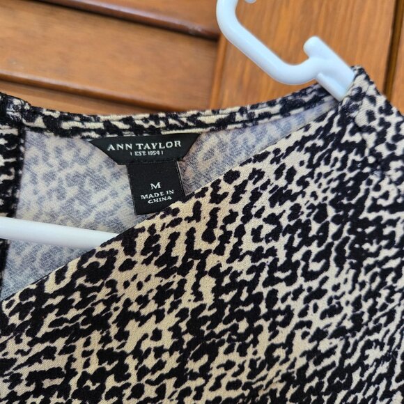 Ann Taylor Tank Top Ladies Medium Black/Beige Sleeveless Blouse Twist V-neck - Picture 4 of 4